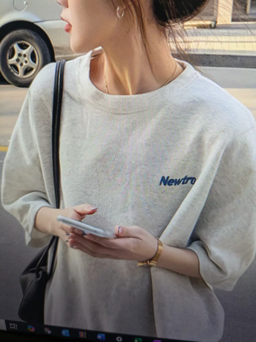 🆕Newtro T-Shirt - Size M image indicator(3)