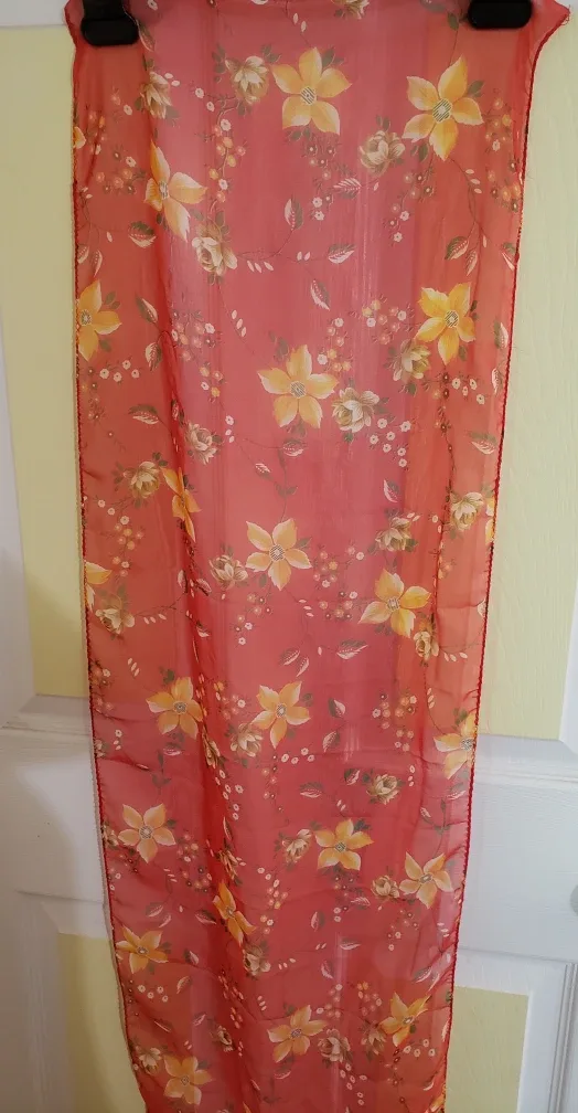 🇨🇦 Floral Print Scarf image indicator(4)