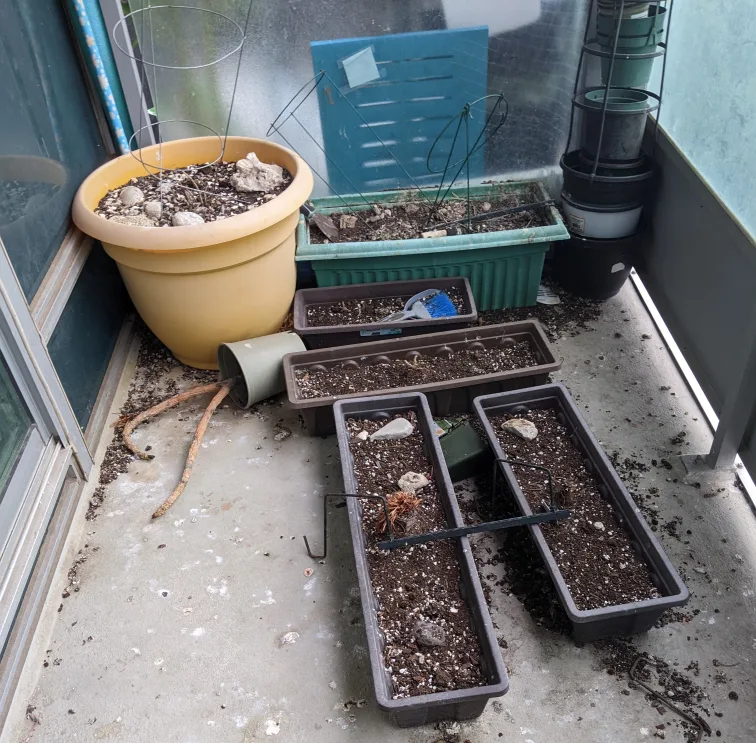 Balcony Planters for Sale – Various Sizes (Includes Soil!) thumbnail