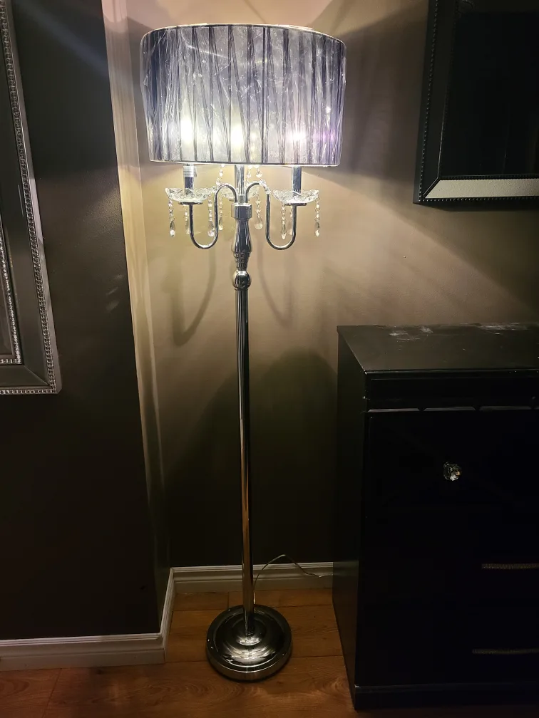 Chandelier Black Floor Lamp image indicator(3)