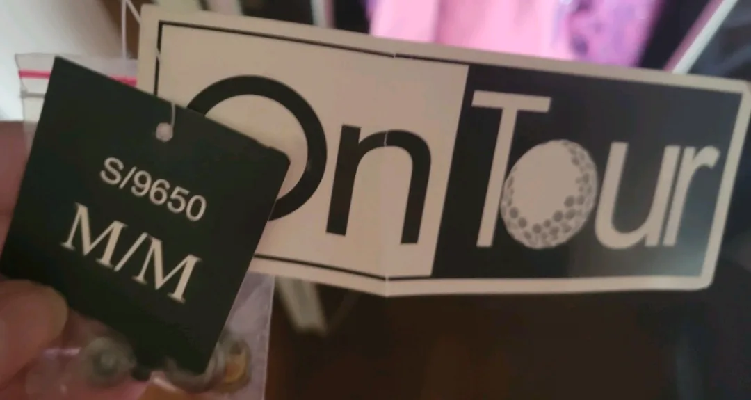 On Tour Golf Jacket - Size M/M🇨🇦 image indicator(2)