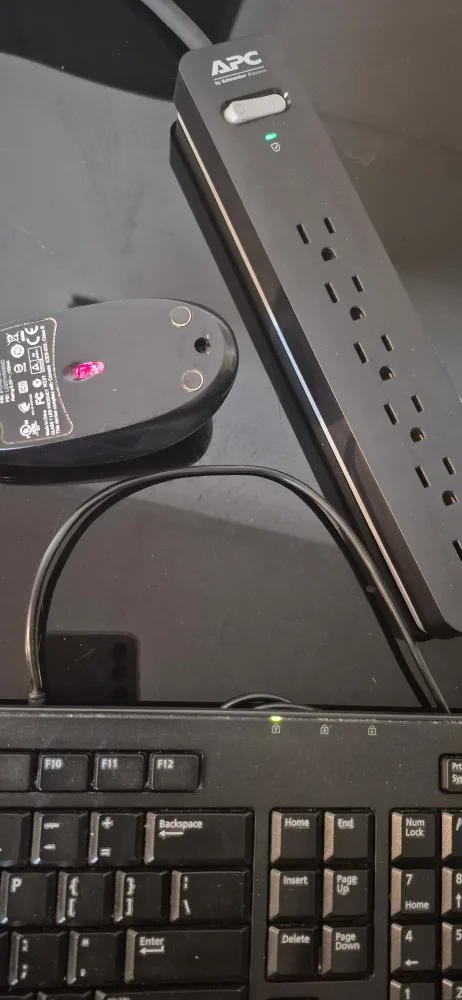 Dell Wired Keyboard, APC Surge Protector, Mouse image indicator(5)