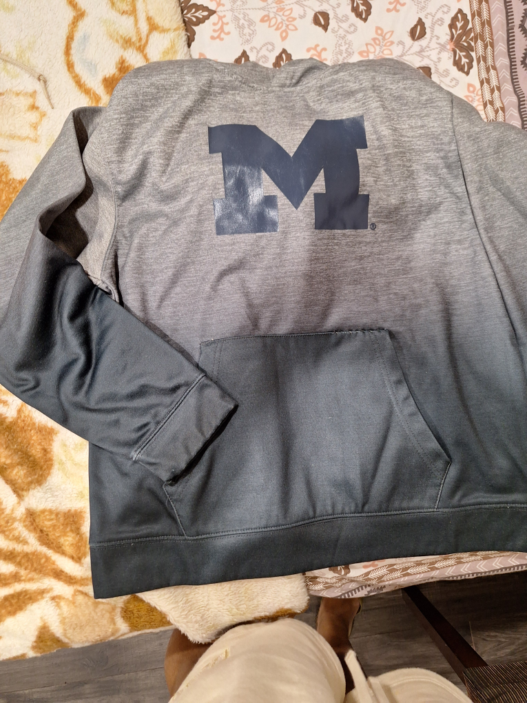 Colosseum Youth Michigan Hoodie - Size XL - photo 4