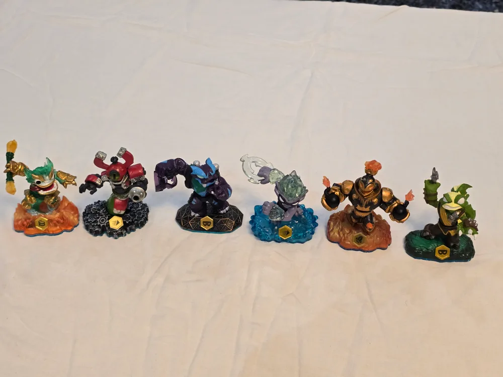 Skylanders Figures Lot of 6 thumbnail
