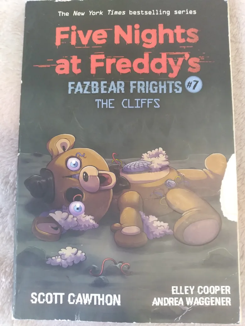 Five Nights at Freddy's: Fazbear Frights #7 - The Cliffs 📚 thumbnail