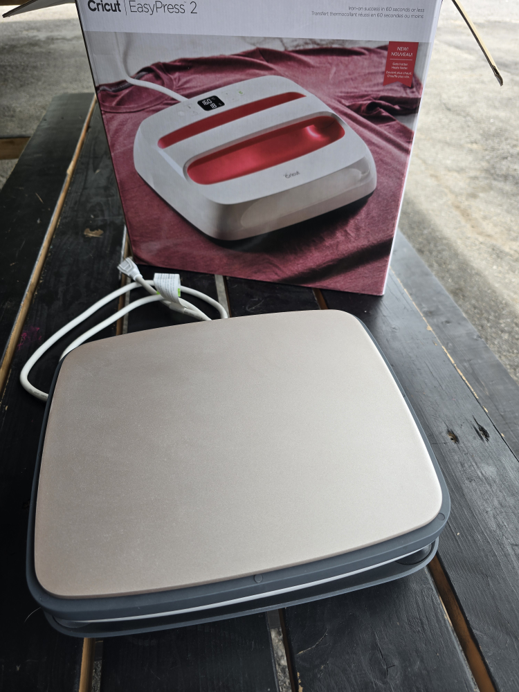 Cricut EasyPress 2 Heat Press with Box - photo 2