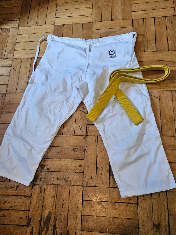 Fuji judo Pants Size 2 with Yellow Belt thumbnail