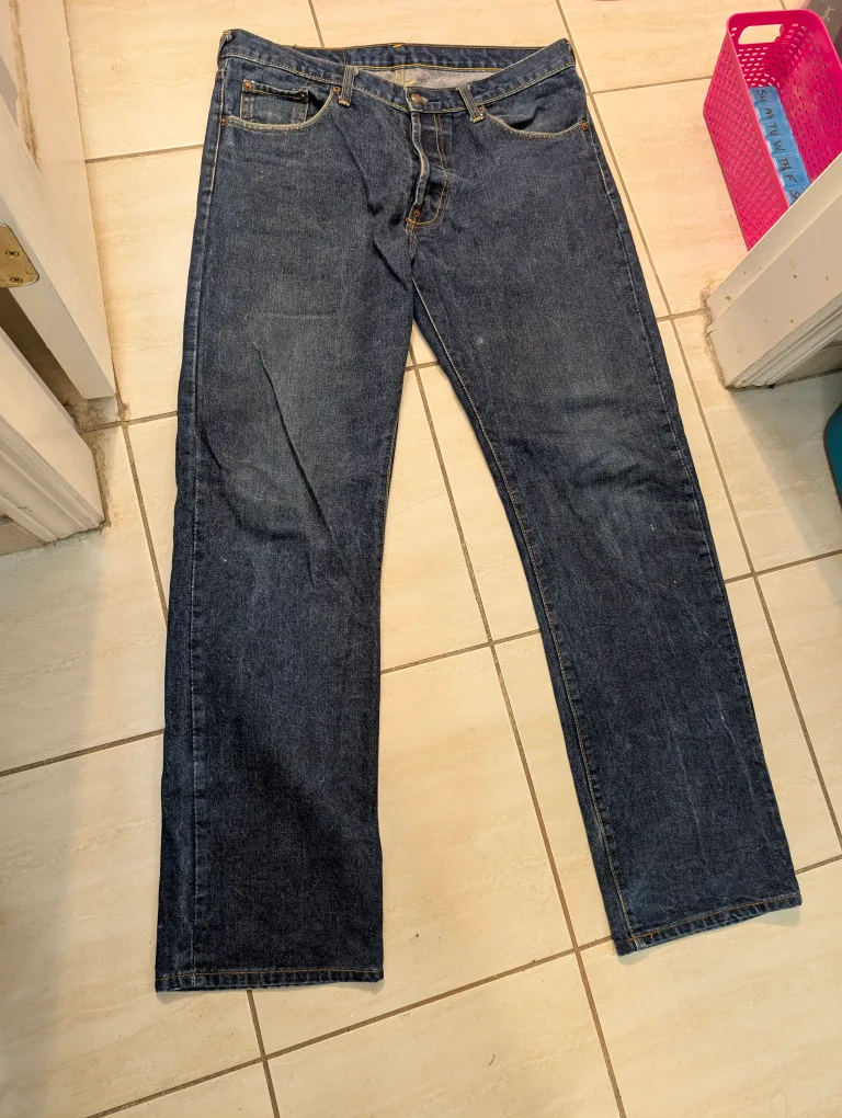 Evisu Jeans Lot 2007 Size 36x34 with Embroidery on Back Pockets image indicator(4)