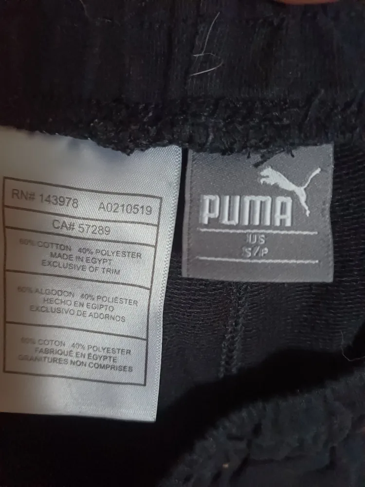 🇨🇦 Free Puma Black Joggers - Size S youth image indicator(2)