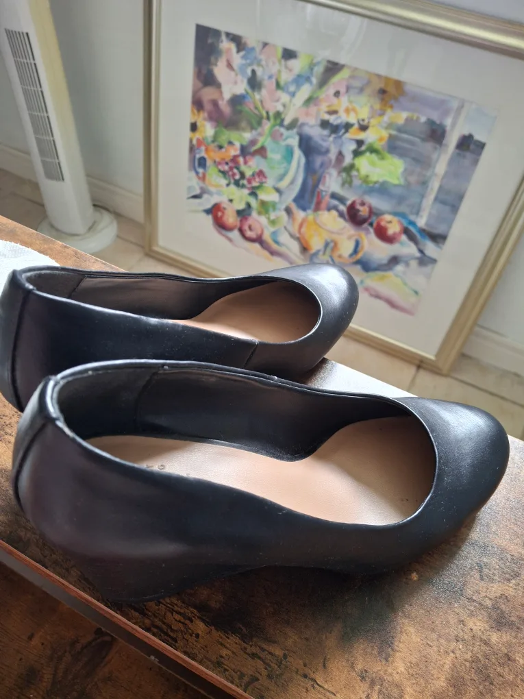 Call It Spring Black Wedge Shoes - Size 7 image indicator(2)