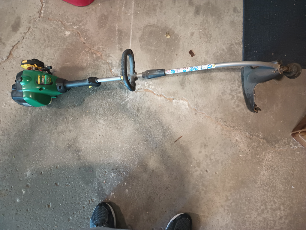 Free Weed Eater FeatherLite FL20C