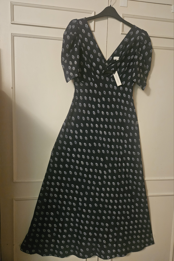 Banana Republic Elegant Silk Crepe Maxi Dress. Make an offer - photo 3