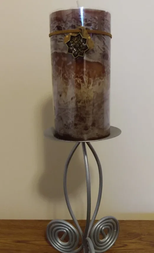 (New) Decorative Scented Candle on Metal Candle Holder thumbnail