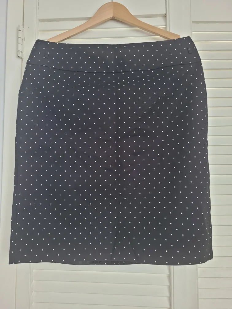 Liz Claiborne Black Polka Dot Skirt - Size 14 thumbnail