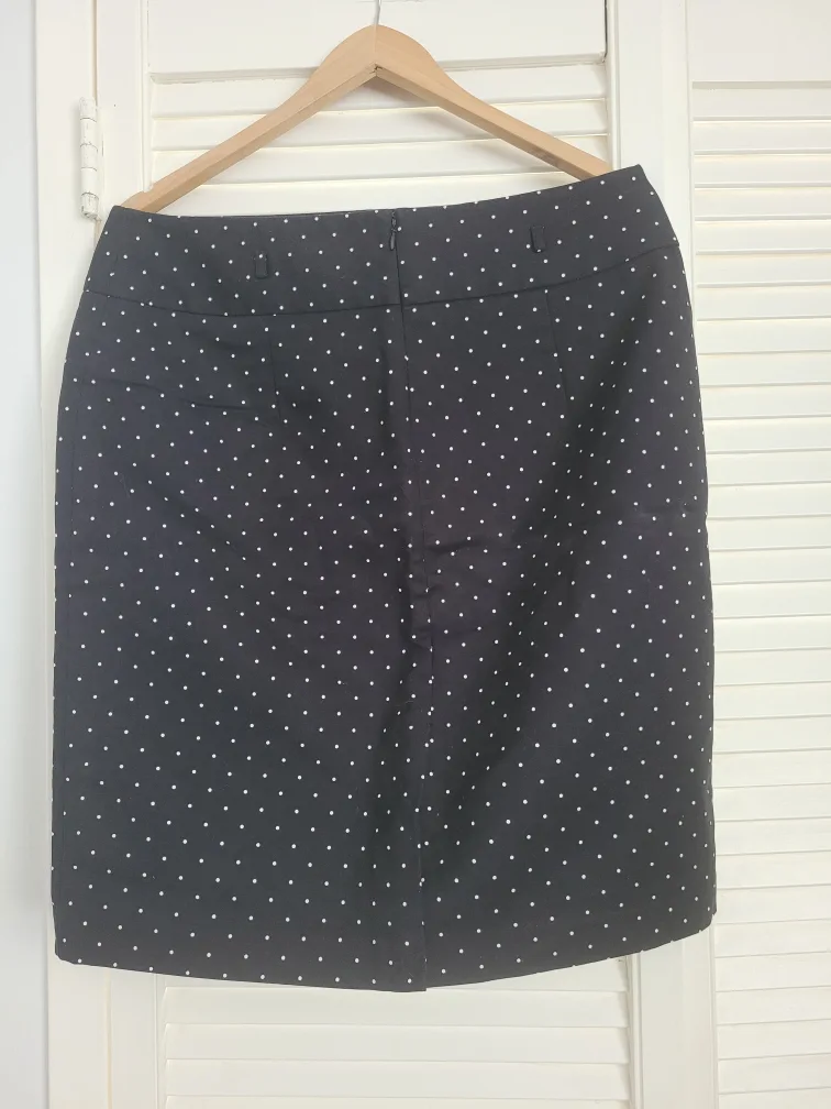 Liz Claiborne Black Polka Dot Skirt - Size 14 image indicator(2)