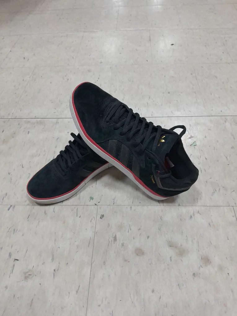 Adidas Tyshawn Jones  Size 12 thumbnail