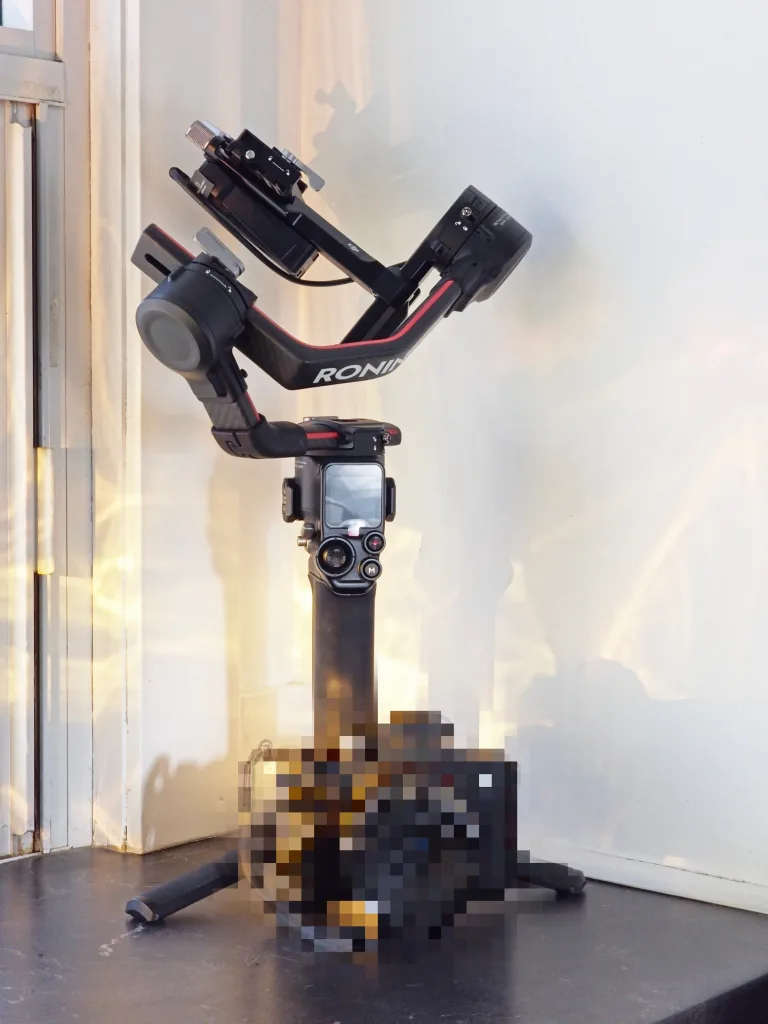 DJI RS 2 Combo - 3-Axis Gimbal Stabilizer thumbnail