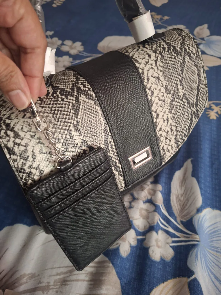 Ardene Faux Leather Square Tote Bag - New image indicator(10)