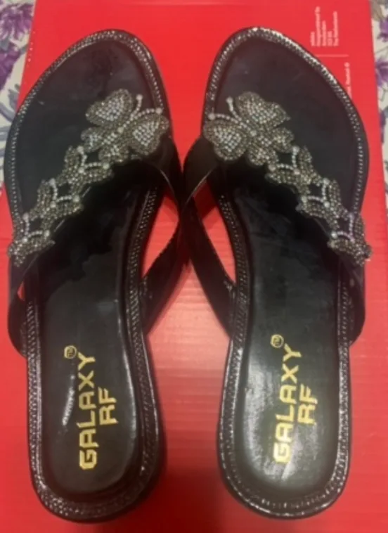 women summer slippers 🇨🇦 thumbnail