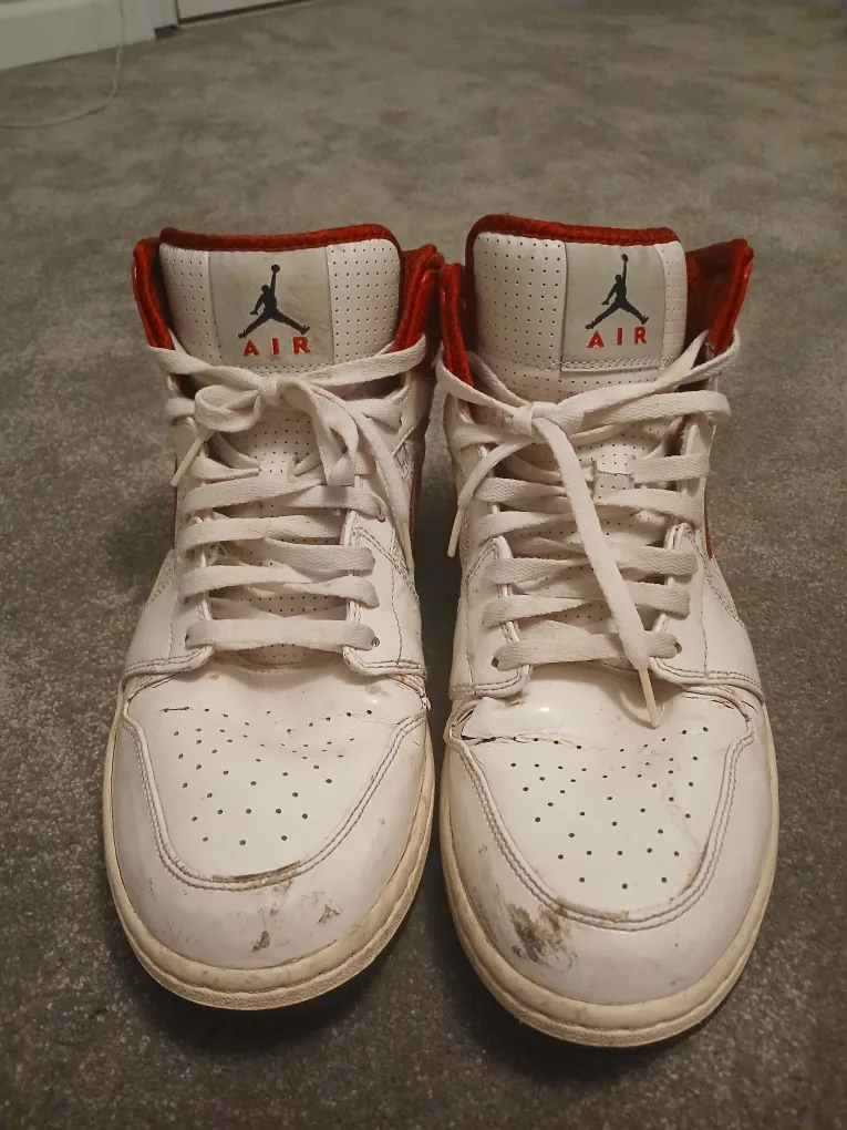 Air Jordan High-Top Sneakers SIZE 13 image indicator(2)