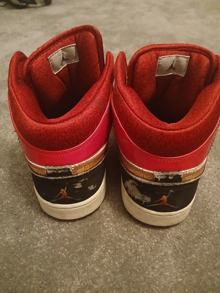 Air Jordan High-Top Sneakers SIZE 13 image indicator(3)