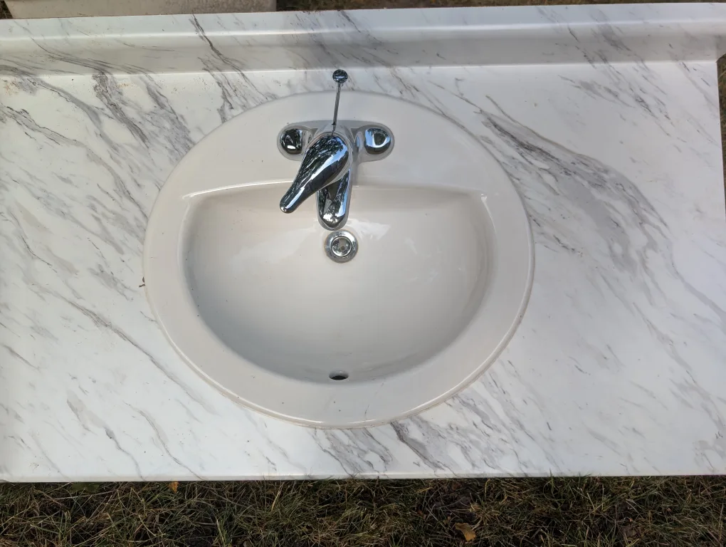 Bathroom Sink with Faucet image indicator(3)