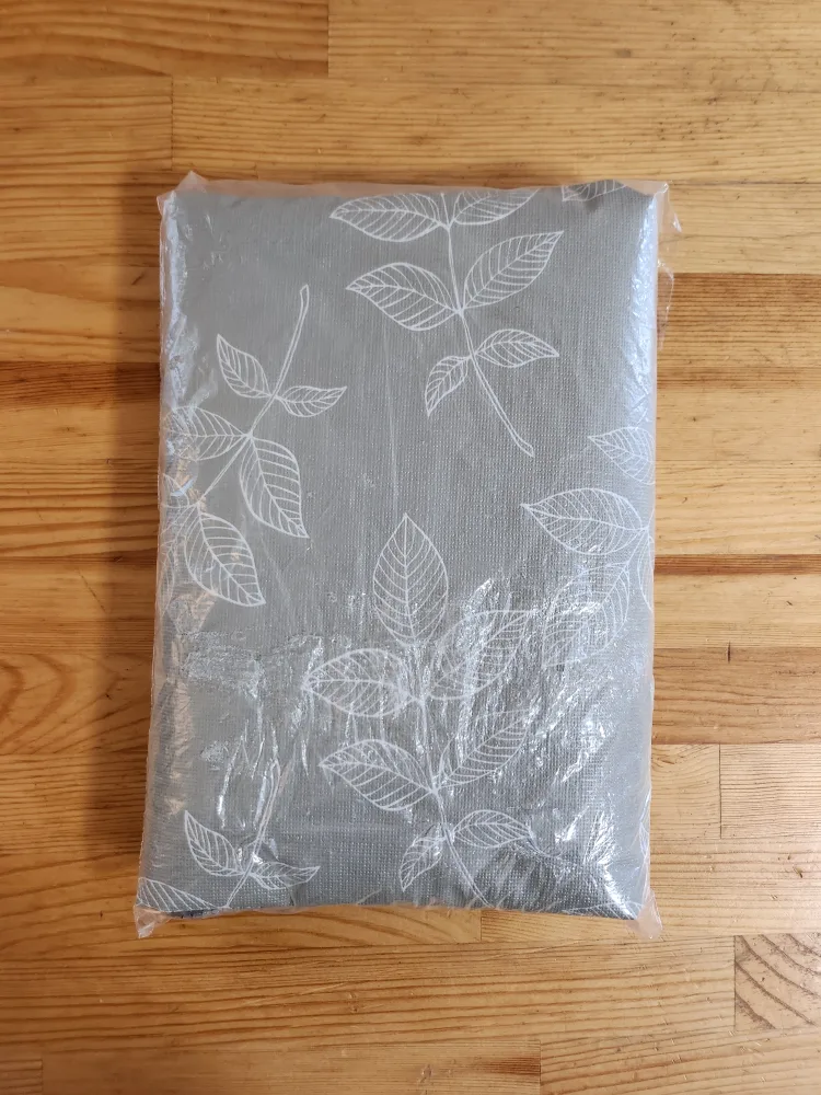 Grey Leaf Pattern Tablecloth (52"×34") thumbnail