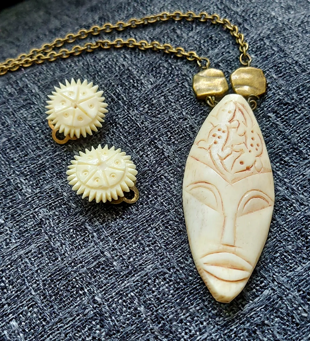 Vintage Style Necklace and Earrings Set thumbnail