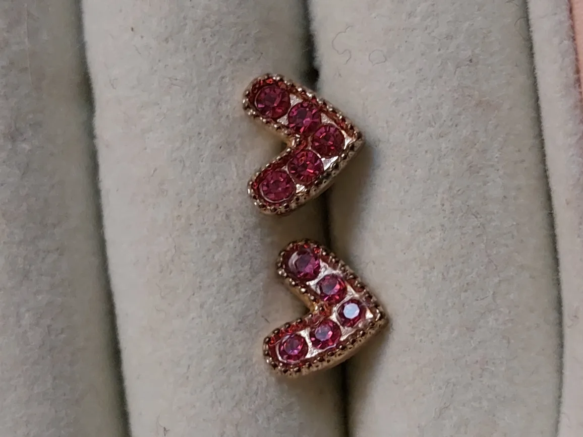 Heart Stud Earrings - Pink image indicator(2)