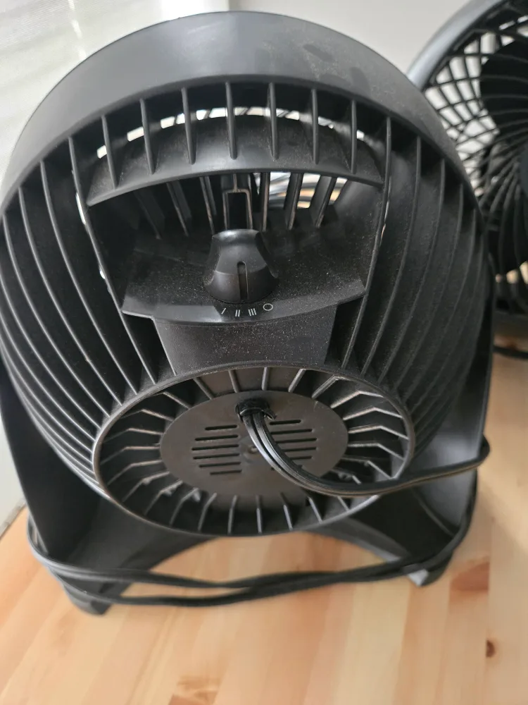 Two Honeywell Table Fans - Black 🇨🇦 image indicator(2)