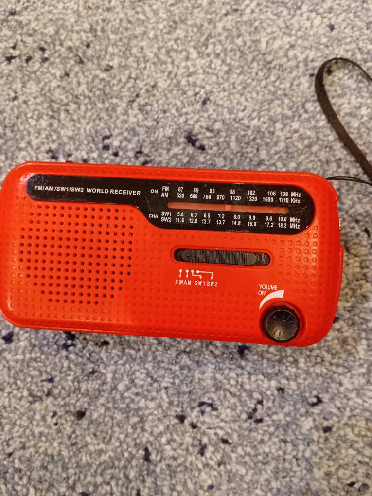 FM/AM/SW1/SW2 World Receiver Radio thumbnail