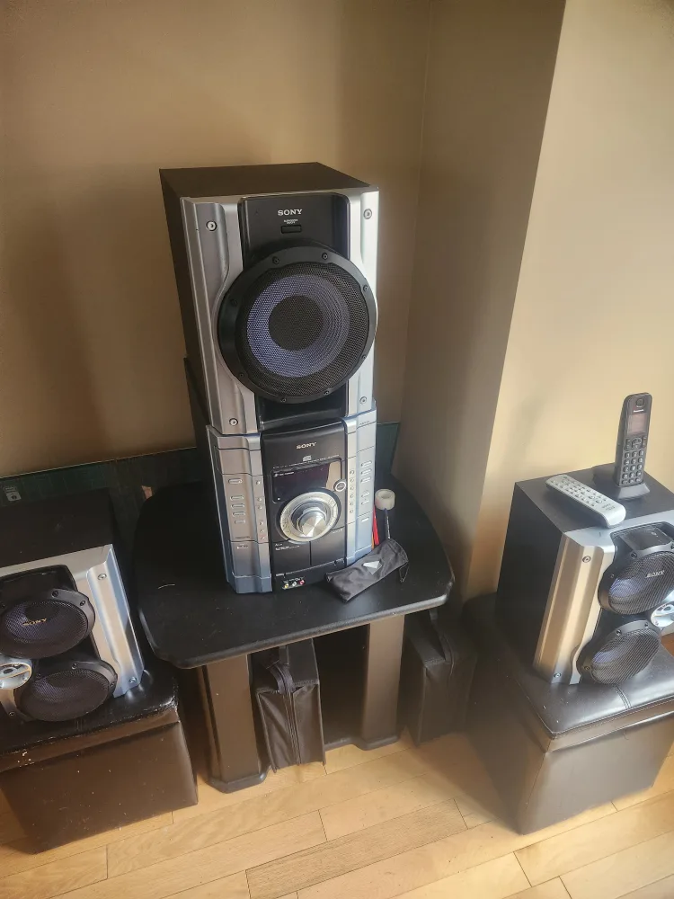 Sony MHC-GX450 Mini Hi-Fi Component System thumbnail