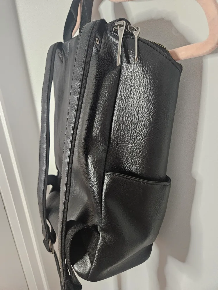 Matt & Nat Black Vegan Leather Backpack image indicator(3)
