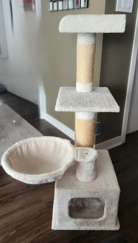 XL Cat Tree with Scratching Posts & Beds image indicator(4)