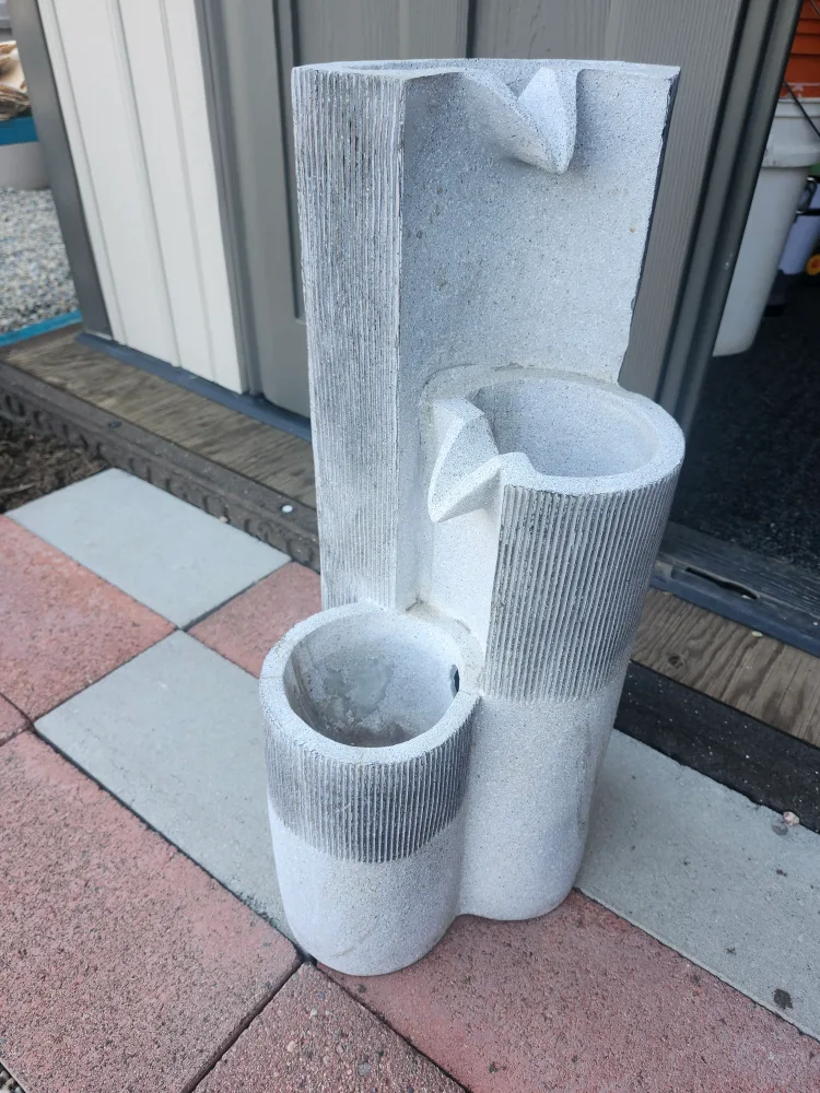 Outdoor Water Fountain image indicator(2)