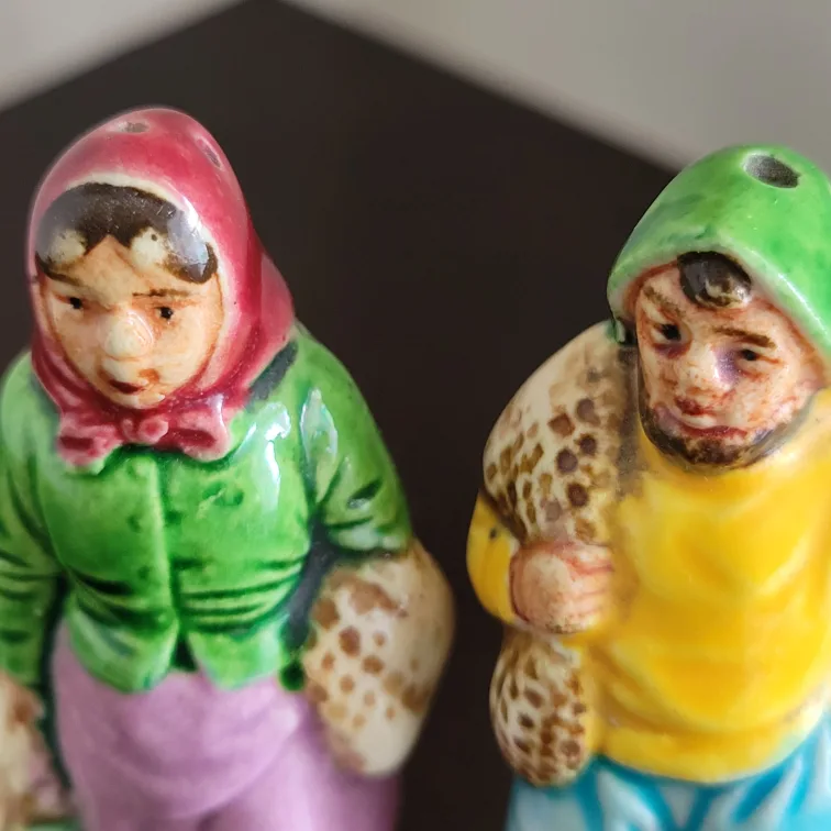 vintage Japanese Salt and Pepper Shakers.  kitsch kitchen image indicator(2)