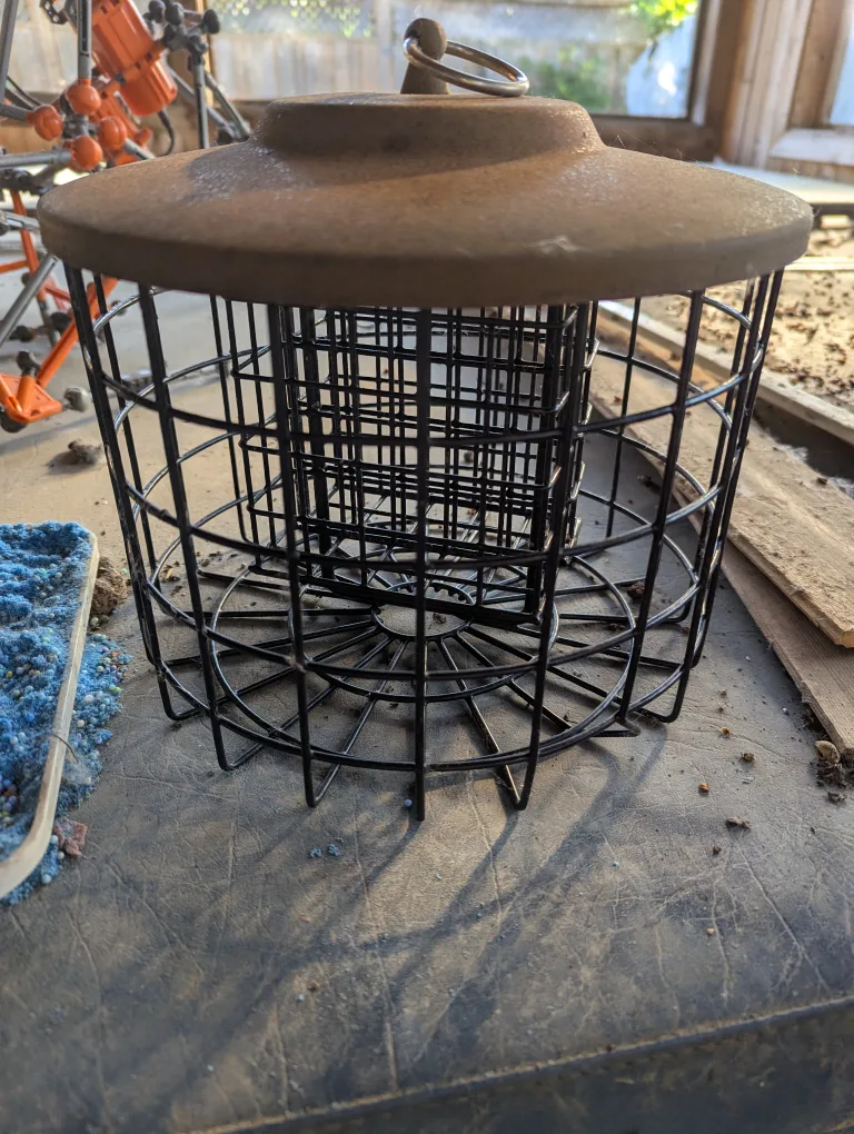 🇨🇦Metal double suet bird feeder thumbnail