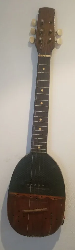 Vintage Stringed Instrument thumbnail