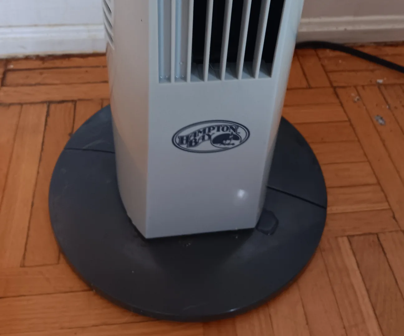 Oscillating Hampton Bay Tower Fan image indicator(3)