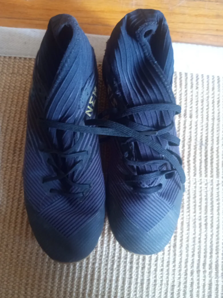 Adidas Nemeziz Soccer Cleats - Size 6,5 🥕 thumbnail