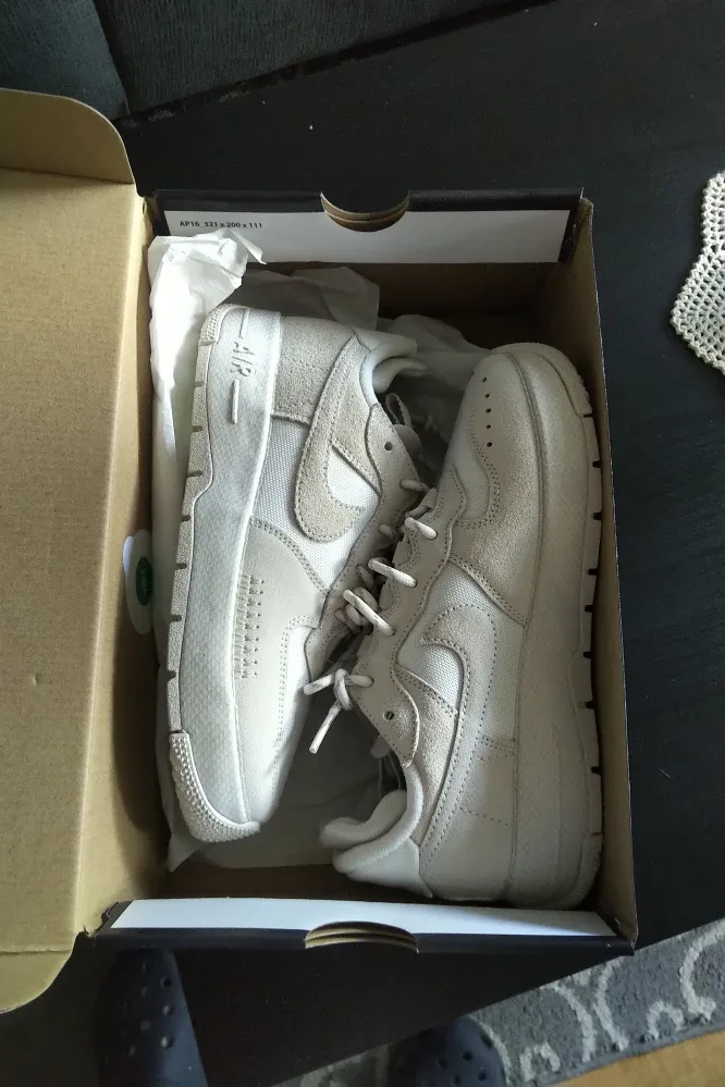 brand new!! Nike Air Force 1 Sculpt Cream Sneakers - Size 7 image indicator(8)