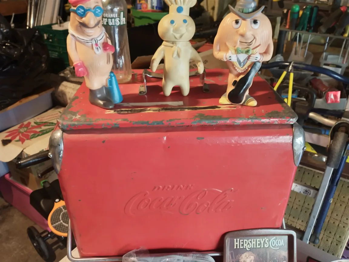 Vintage Coca-Cola Cooler & Collectibles image indicator(3)