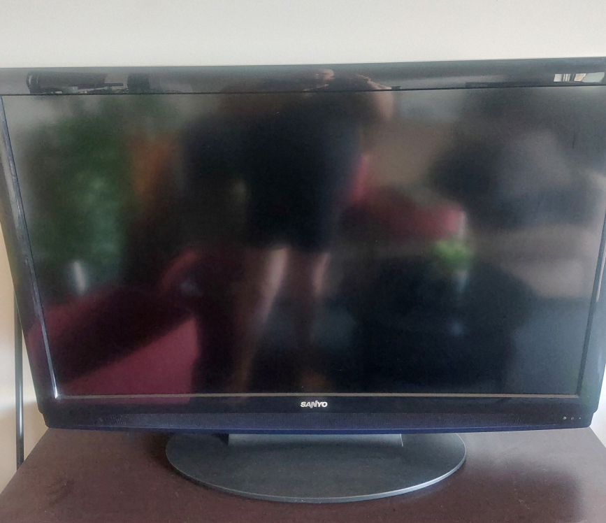 52" Sanyo TV