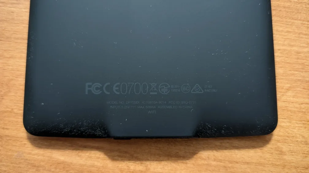 Kindle Paperwhite (7th Gen) with case & stylus image indicator(4)