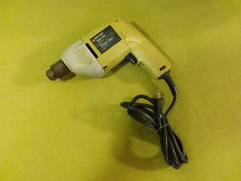 Black & Decker 10mm Drill 🇨🇦 thumbnail