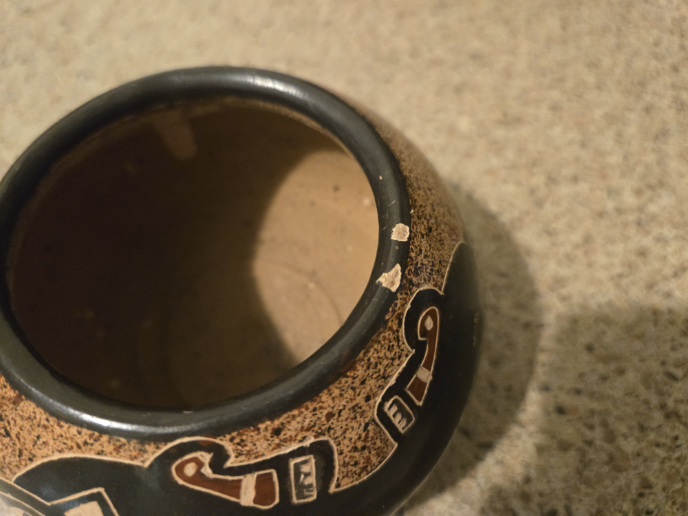 Handcrafted Pottery Bowl with Cat Design, some wear - photo 3