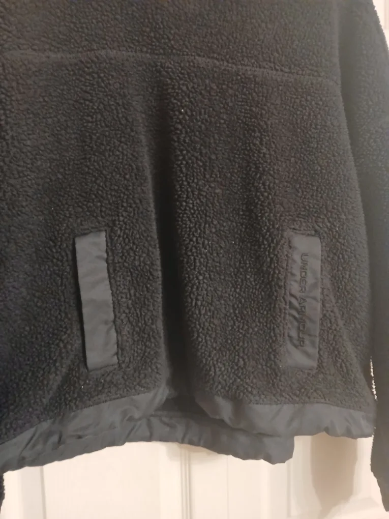 Under Armour black sherpa hoodie, size medium (M) image indicator(3)