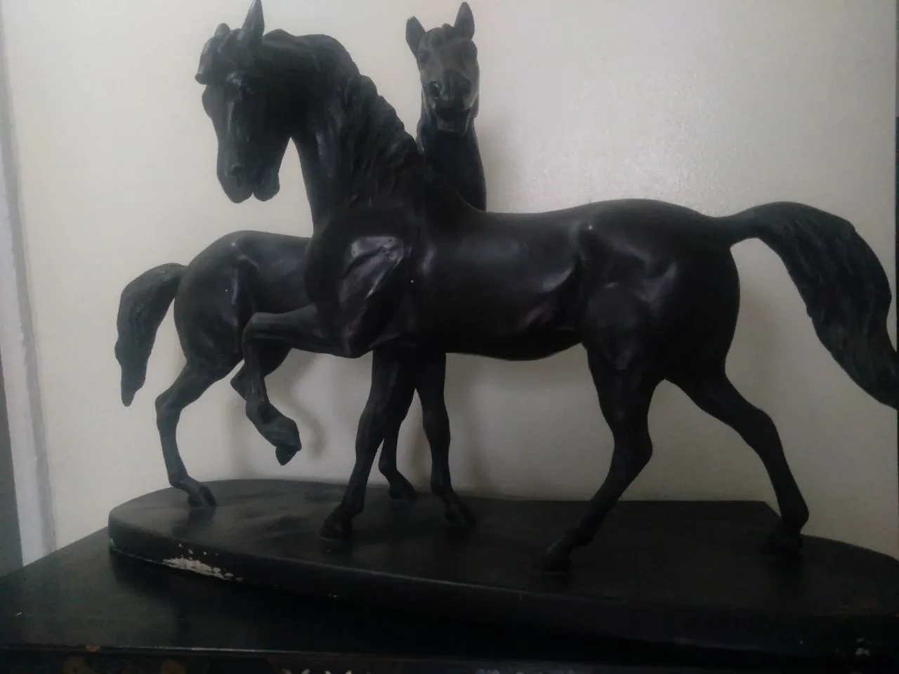 Austin Prod 1975 two horses statues image indicator(3)