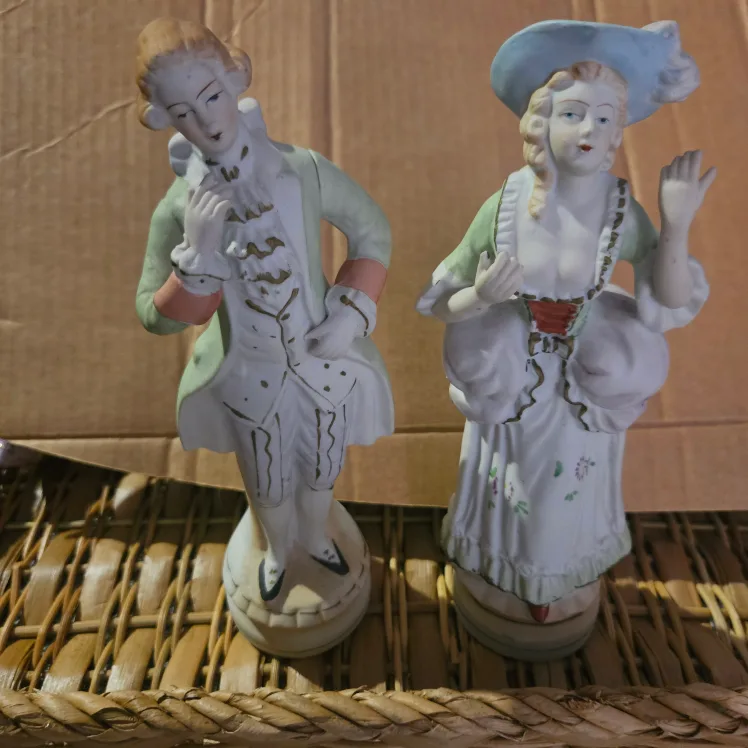 Occupied Japan  Porcelain Bisque Colonial Man& Women thumbnail