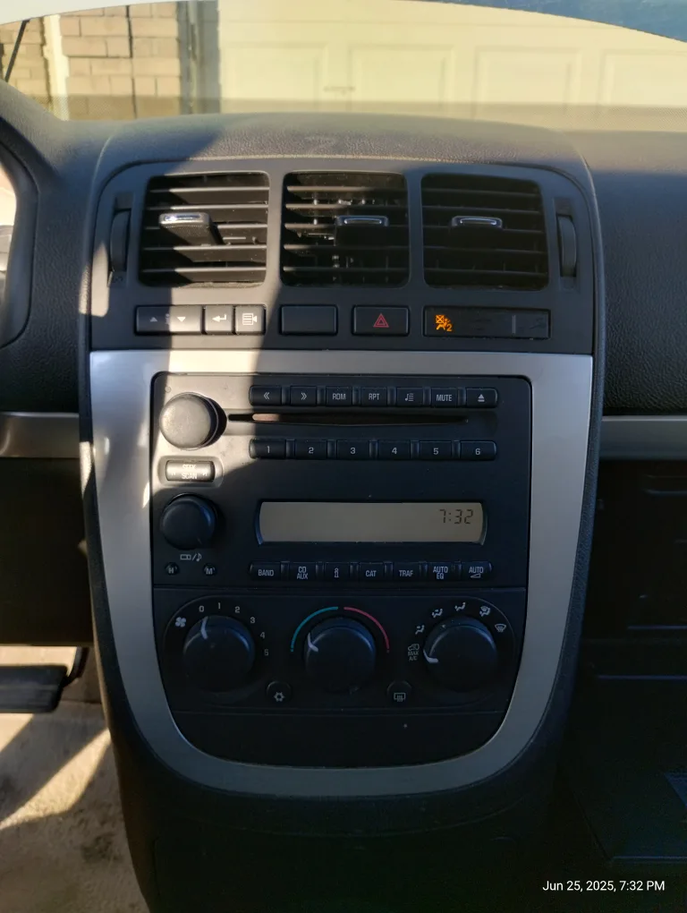 2007 Pontiac Montana SV6 Minivan image indicator(6)